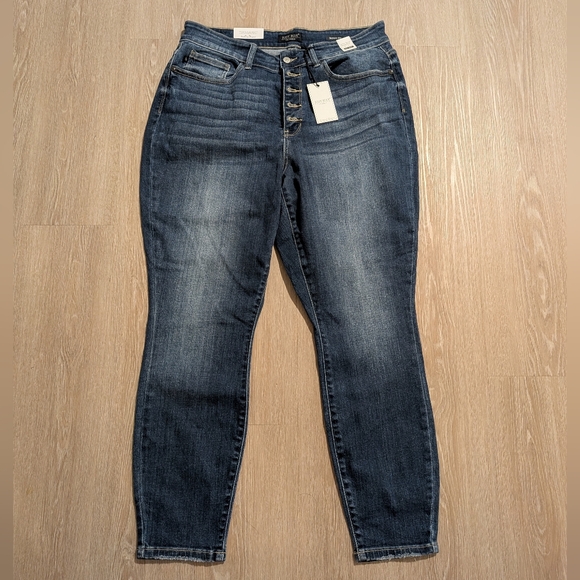 Judy Blue Jeans Women's 18W Skinny Fit High Waist Button Fly Stretch NWT - Picture 2 of 13